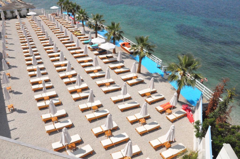 Coral & Hotel Radhimë