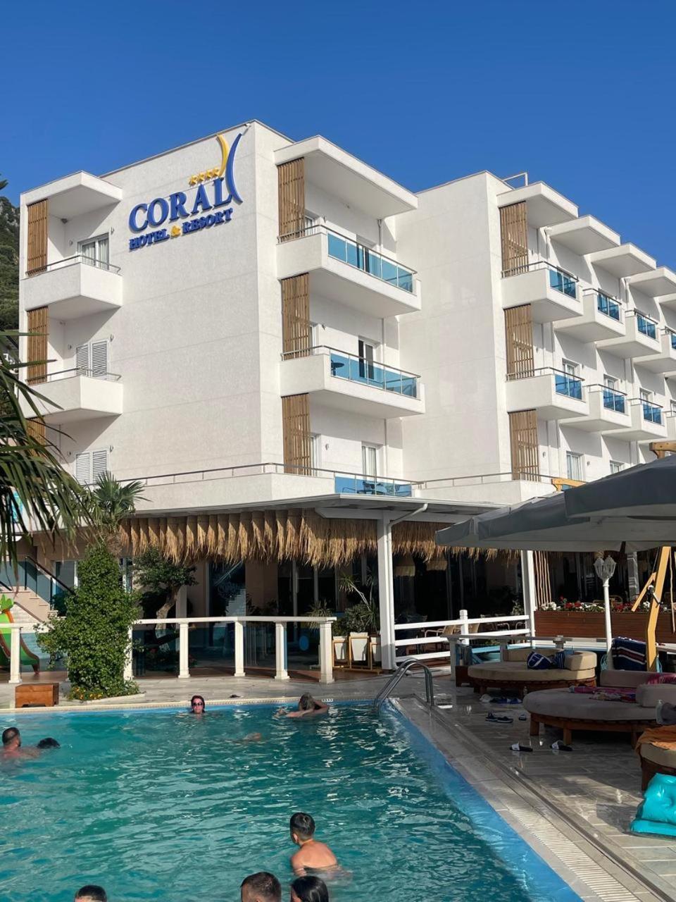 Coral & 4* Radhimë